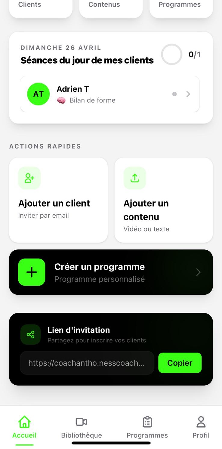 Le dashboard du coach, point de départ. Clique sur l'icône Bibliothèque dans la barre de navigation en bas.