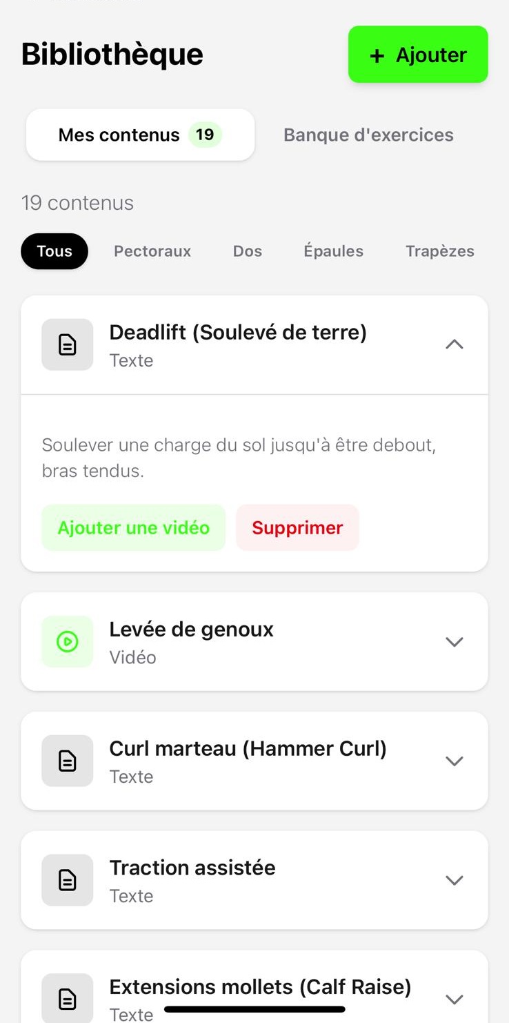 Rends toi dans ta bibliothèque et clique sur le contenu texte que tu veux enrichir. Le bouton « Ajouter une vidéo » apparaît, clique dessus.